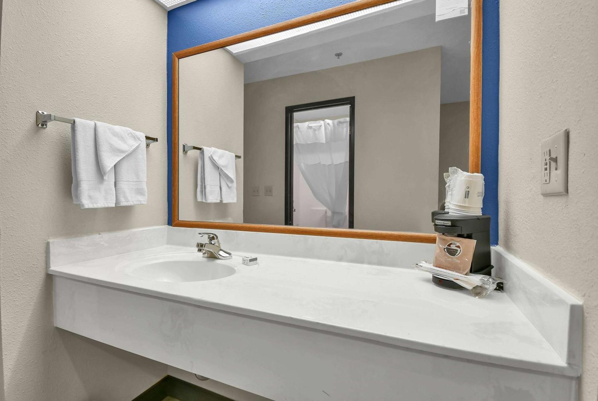 Baymont By Wyndham Zanesville Extérieur photo