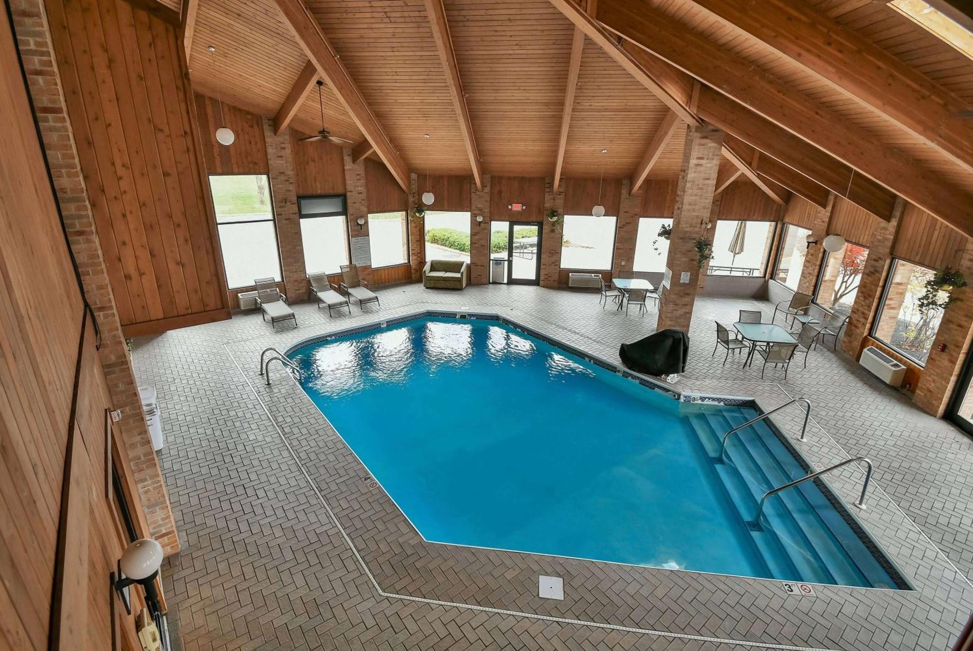 Baymont By Wyndham Zanesville Extérieur photo